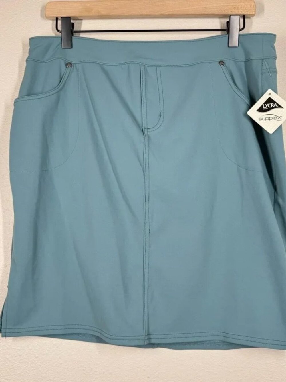 Athleta Bettona Classic Stretch Knit Skirt Dusty Blue Size L NWT